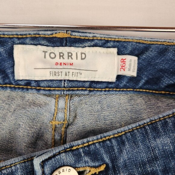Torrid Relaxed Boot Cut Denim Jeans Women's Plus 26R High Rise Blue Distressed - Picture 7 of 10